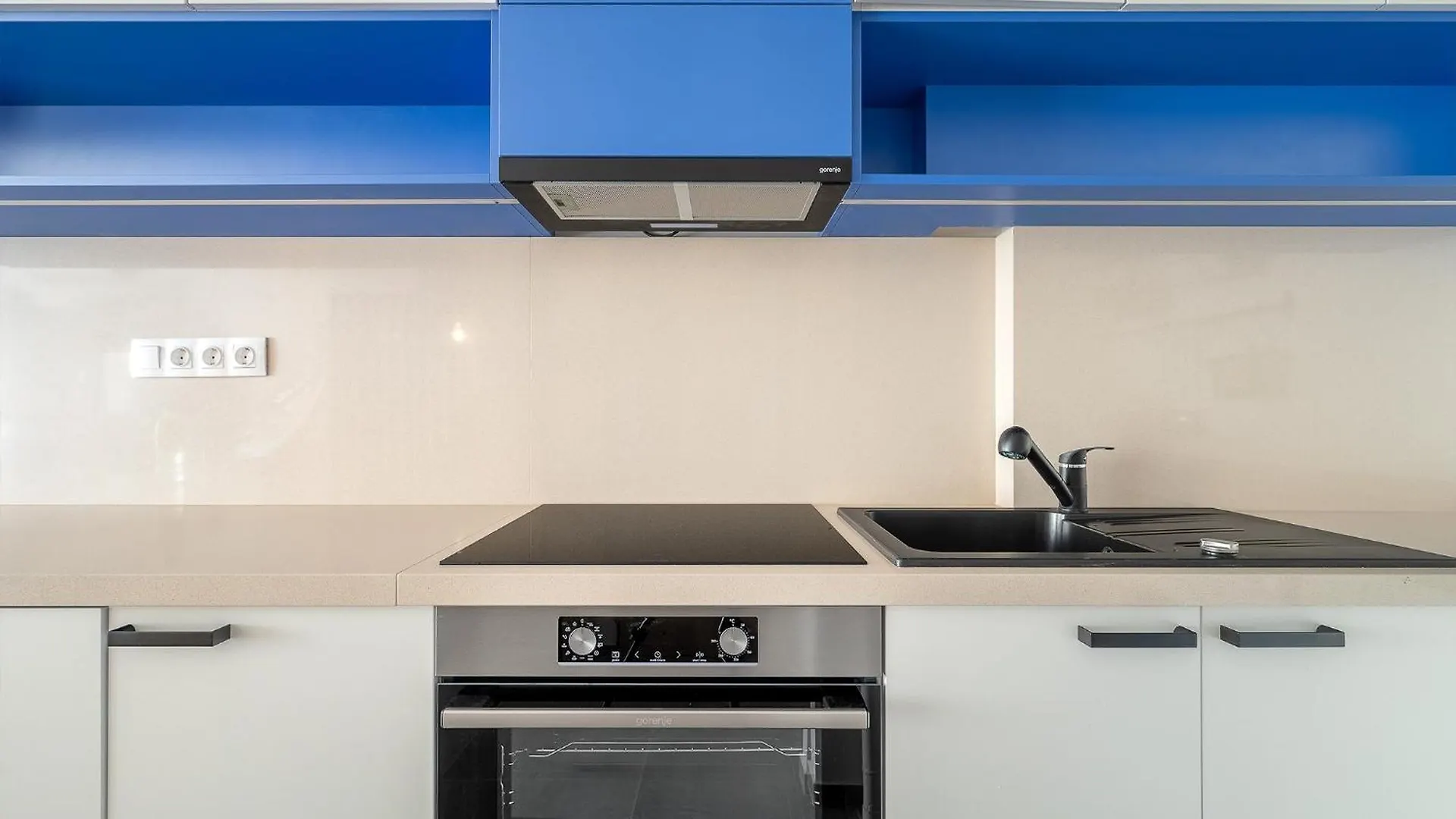 Newly Renovated!!! - Modern Apartment 10 Minutes From The Grand Boulevard Budapest Hungary