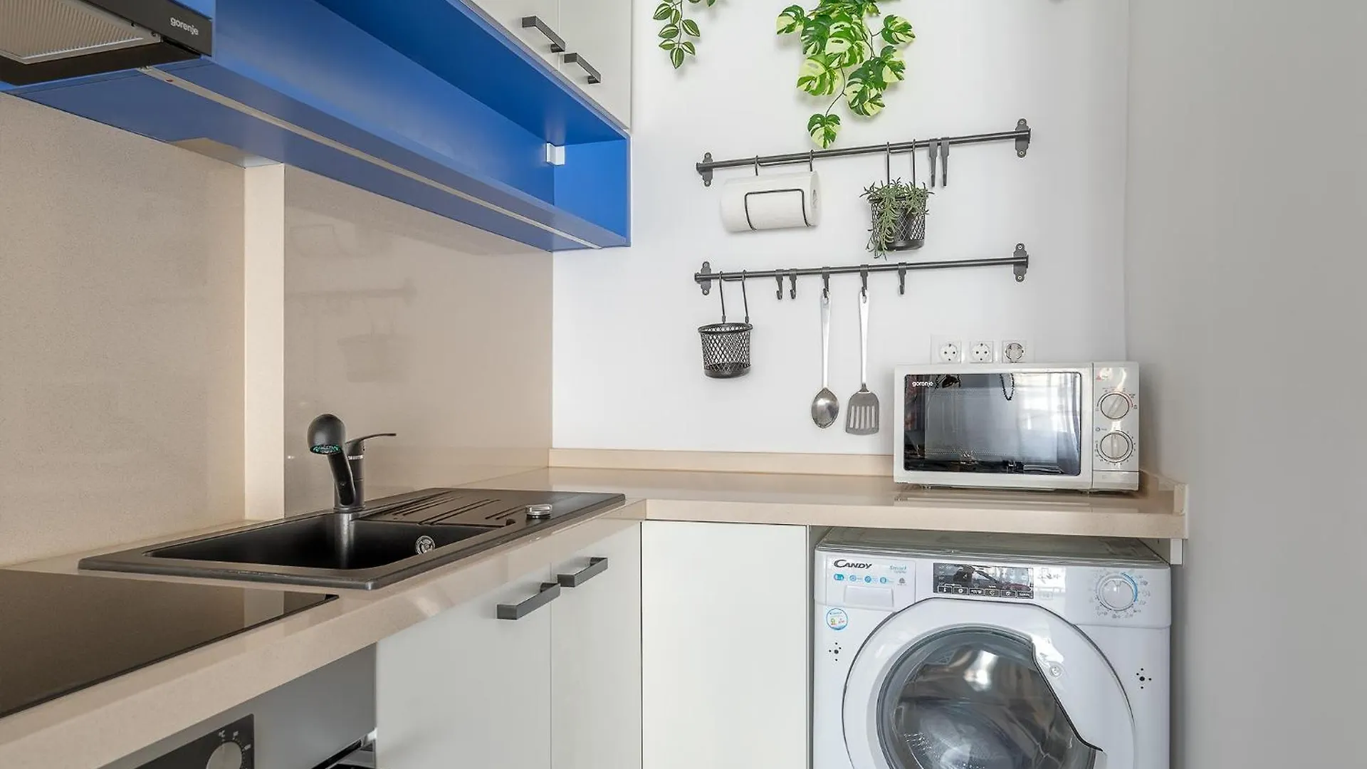Newly Renovated!!! - Modern Apartment 10 Minutes From The Grand Boulevard Budapest