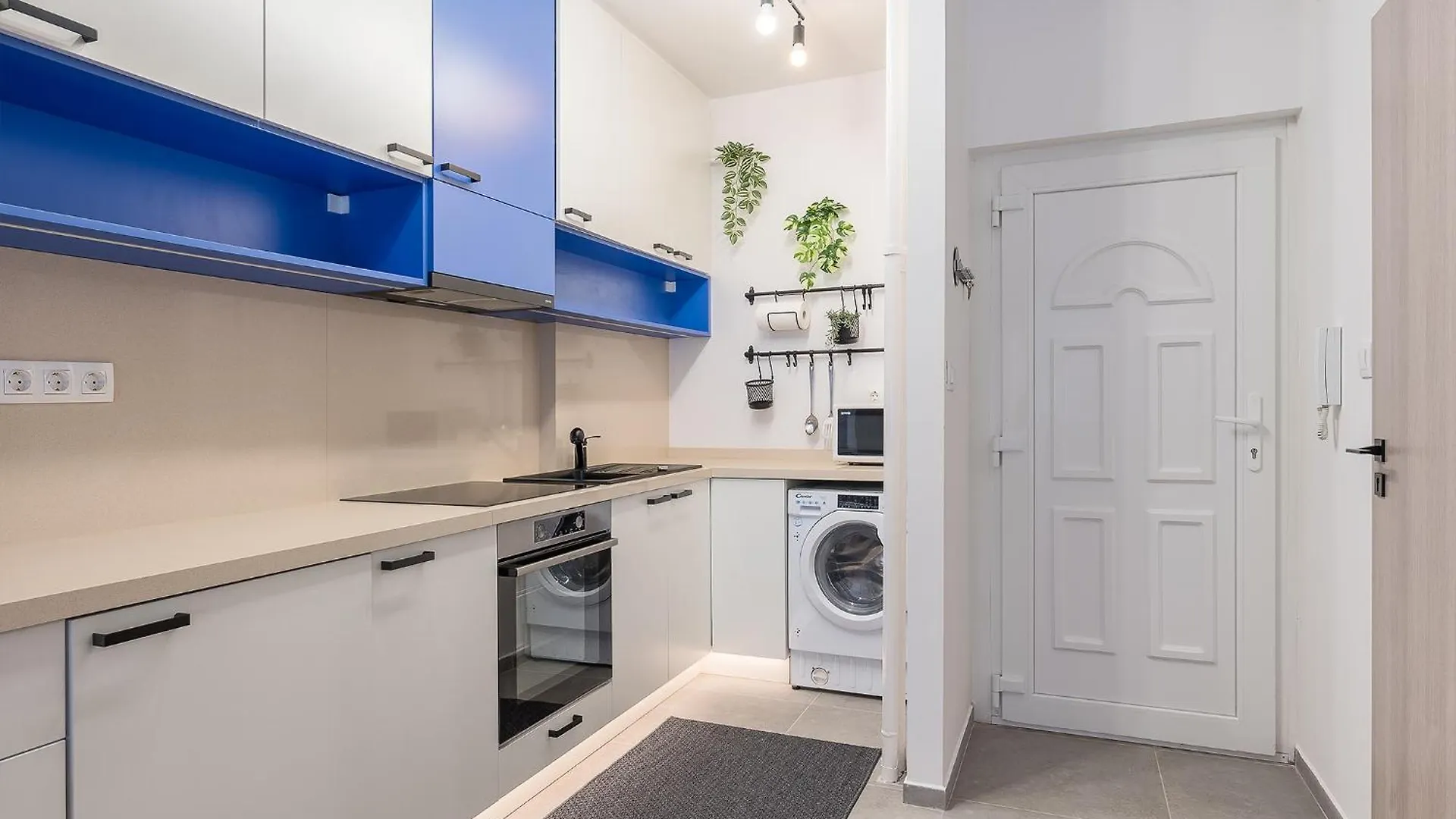 Newly Renovated!!! - Modern Apartment 10 Minutes From The Grand Boulevard Budapest