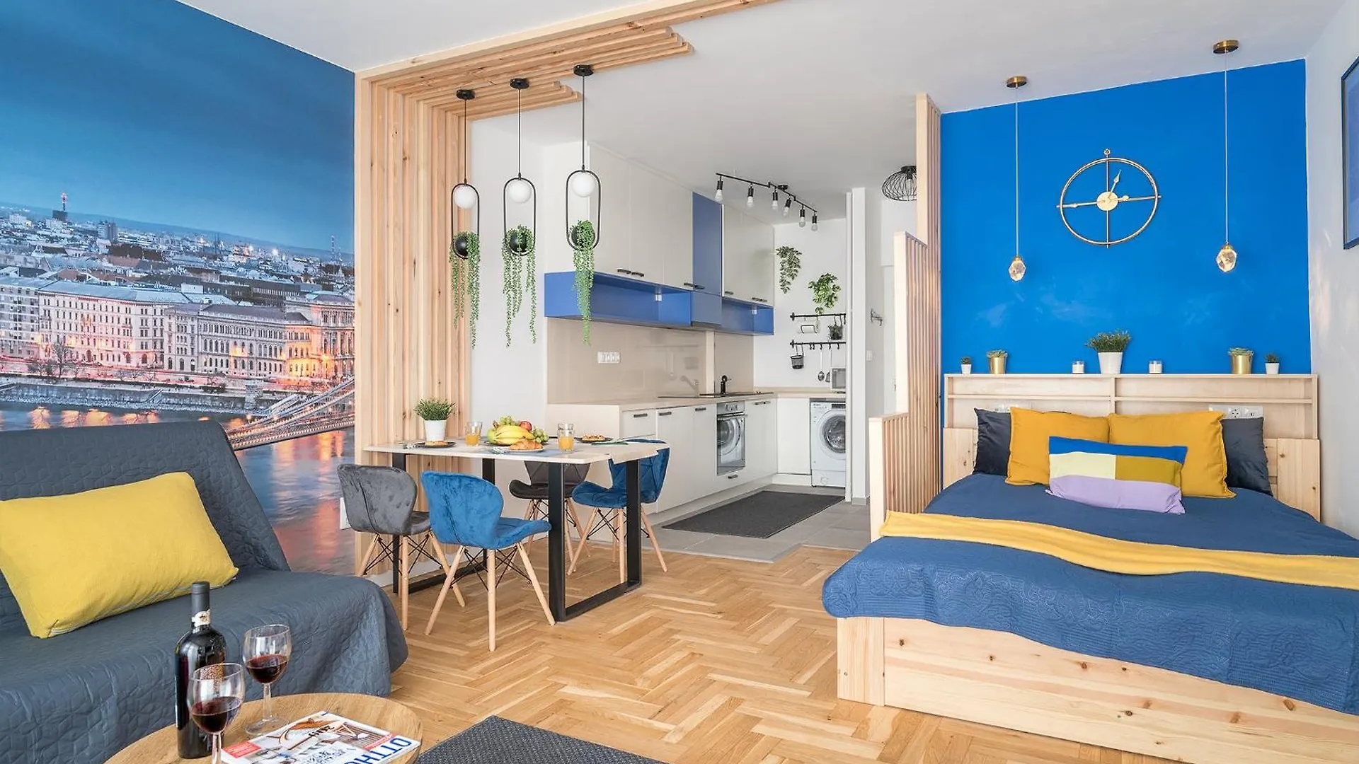 Newly Renovated!!! - Modern Apartment 10 Minutes From The Grand Boulevard contacts